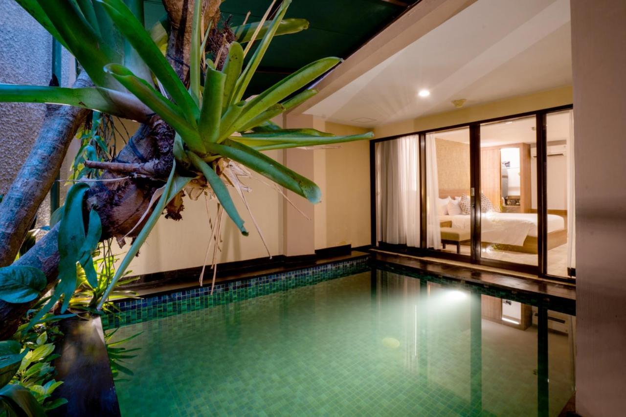 Cross Vibe Paasha Atelier Bali Kuta Hotel Kuta  Exterior photo