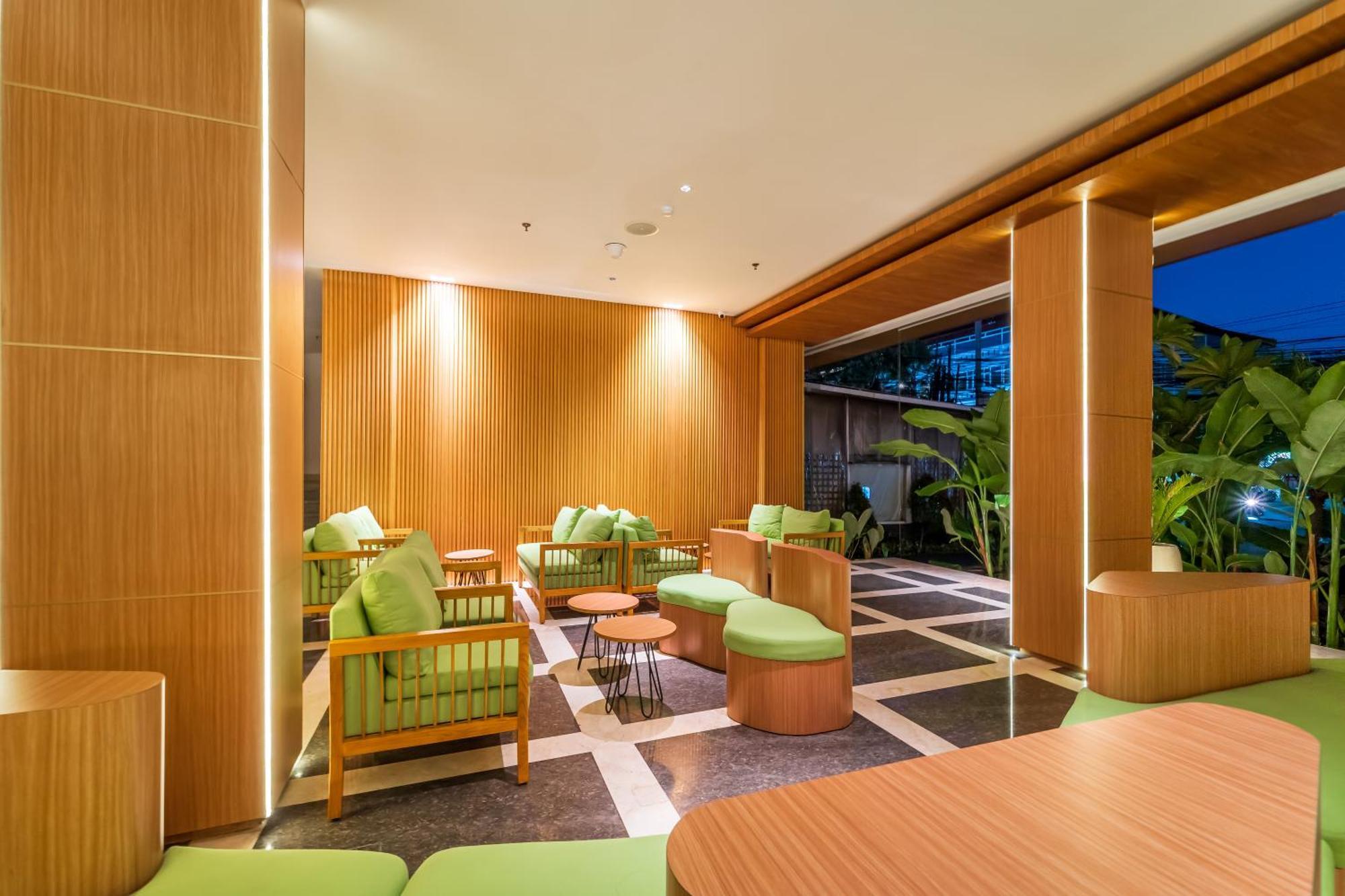 Cross Vibe Paasha Atelier Bali Kuta Hotel Kuta  Exterior photo