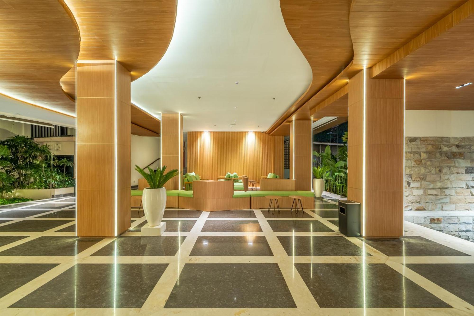 Cross Vibe Paasha Atelier Bali Kuta Hotel Kuta  Exterior photo