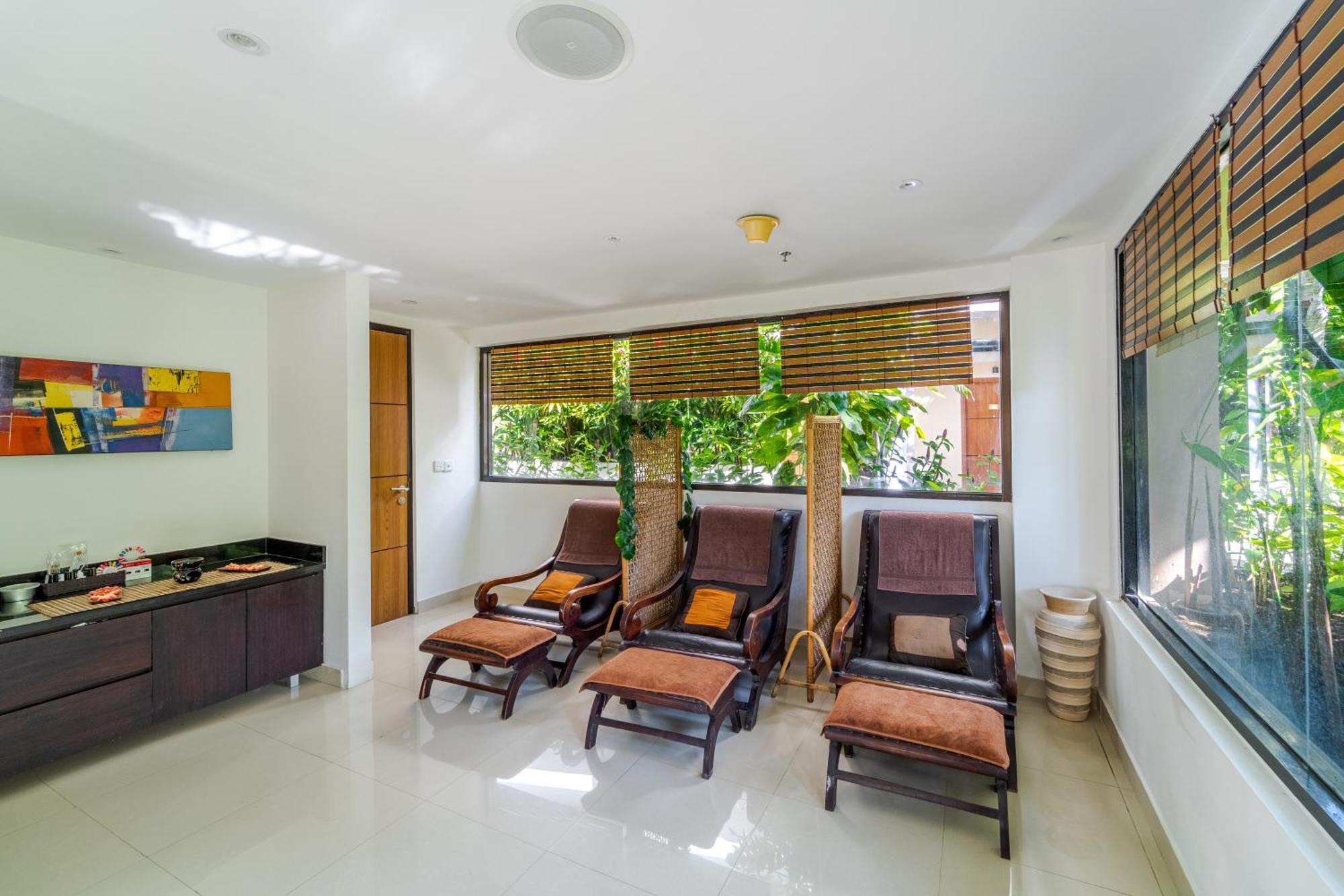 Cross Vibe Paasha Atelier Bali Kuta Hotel Kuta  Exterior photo
