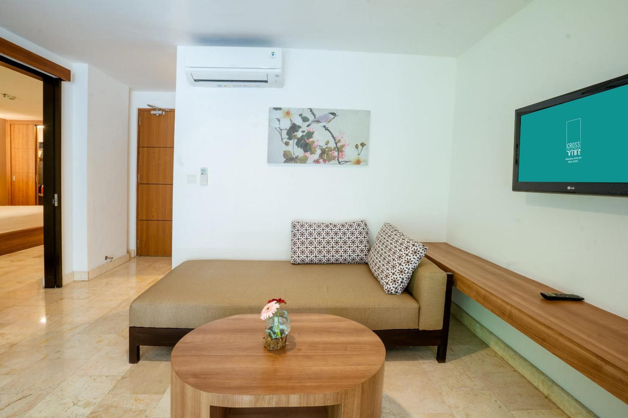Cross Vibe Paasha Atelier Bali Kuta Hotel Kuta  Exterior photo